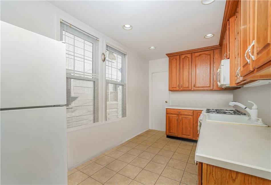 1901 Avenue R, Brooklyn, New York 11229, ,Residential,For Sale,Avenue R,487416