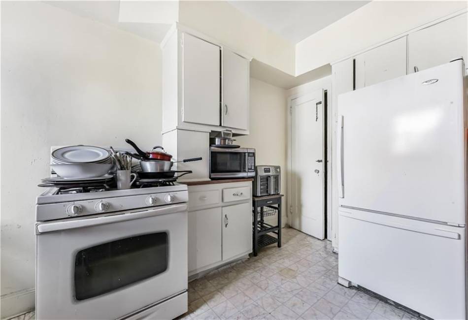 1882 Batchelder Street, Brooklyn, New York 11229, 2 Bedrooms Bedrooms, ,2 BathroomsBathrooms,Residential,For Sale,Batchelder,487233