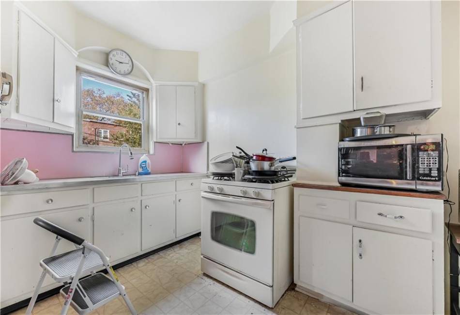 1882 Batchelder Street, Brooklyn, New York 11229, 2 Bedrooms Bedrooms, ,2 BathroomsBathrooms,Residential,For Sale,Batchelder,487233