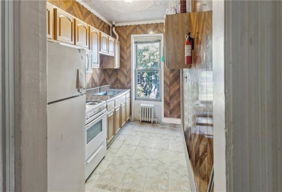 231 Lincoln Road, Brooklyn, New York 11225, 2 Bedrooms Bedrooms, ,2 BathroomsBathrooms,Residential,For Sale,Lincoln,487386