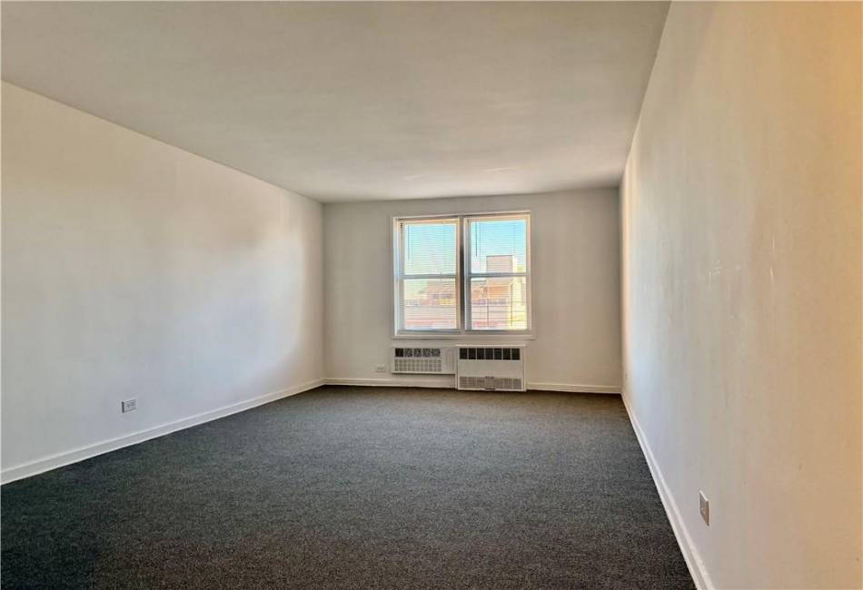 2727 Ocean Parkway, Brooklyn, New York 11235, 1 Bedroom Bedrooms, ,1 BathroomBathrooms,Residential,For Sale,Ocean,487441