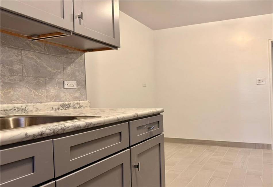 2727 Ocean Parkway, Brooklyn, New York 11235, 1 Bedroom Bedrooms, ,1 BathroomBathrooms,Residential,For Sale,Ocean,487441