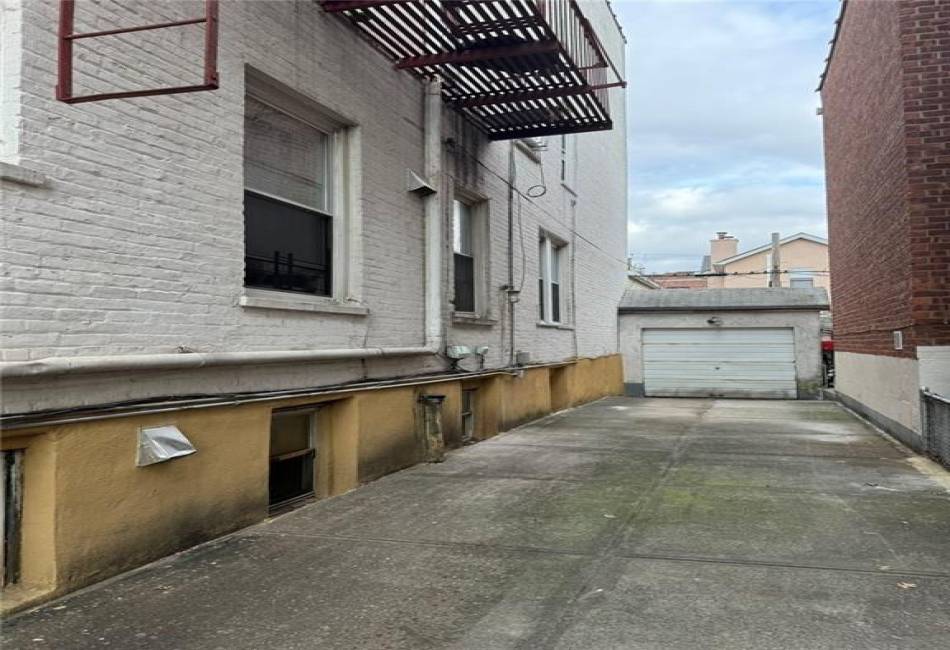 2135 13th Street, Brooklyn, New York 11229, ,Residential,For Sale,13th,487445