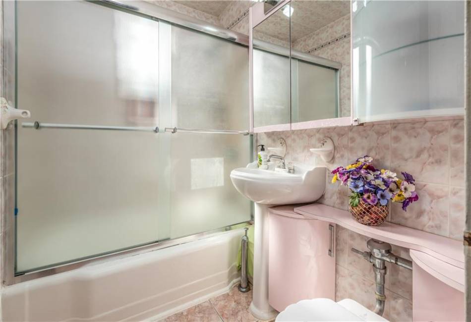 3101 Ocean Parkway, Brooklyn, New York 11235, 1 Bedroom Bedrooms, ,1 BathroomBathrooms,Residential,For Sale,Ocean,487388