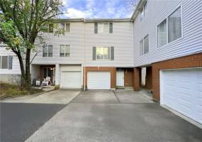 208 Ilyssa Way, Staten Island, New York 10312, 3 Bedrooms Bedrooms, ,4 BathroomsBathrooms,Residential,For Sale,Ilyssa,487425