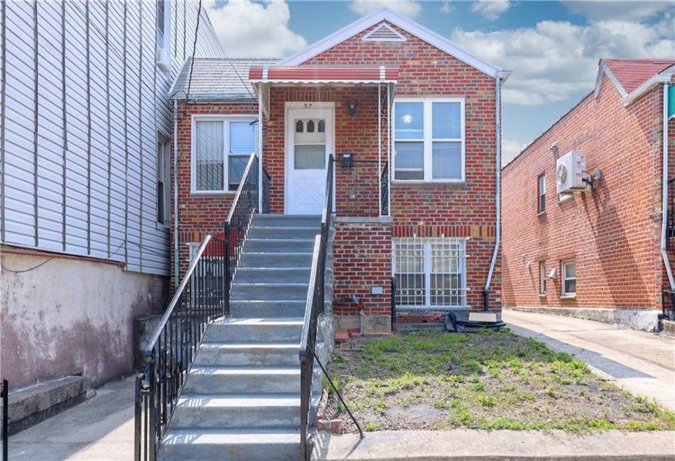 37 Bay 14th Street, Brooklyn, New York 11214, 3 Bedrooms Bedrooms, ,2 BathroomsBathrooms,Residential,For Sale,Bay 14th,487444