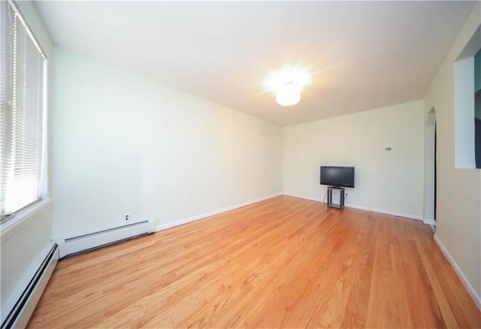 37 Bay 14th Street, Brooklyn, New York 11214, 3 Bedrooms Bedrooms, ,2 BathroomsBathrooms,Residential,For Sale,Bay 14th,487444