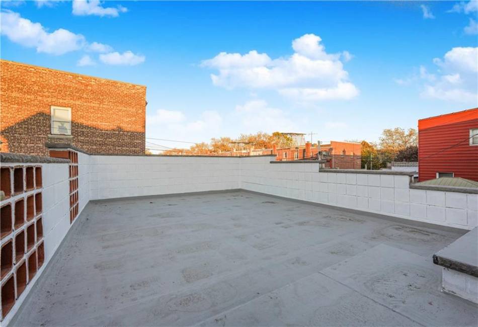 1155 Shore Parkway, Brooklyn, New York 11214, 2 Bedrooms Bedrooms, ,2 BathroomsBathrooms,Residential,For Sale,Shore,487457