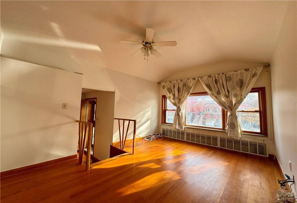 306 Bay 10th Street, Brooklyn, New York 11228, 3 Bedrooms Bedrooms, ,2 BathroomsBathrooms,Residential,For Sale,Bay 10th,487462