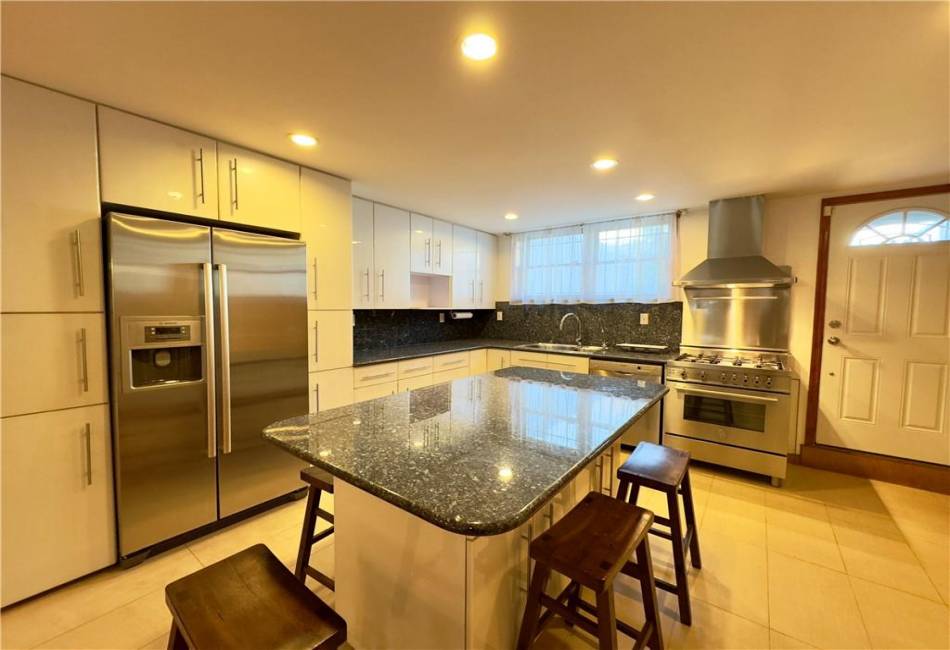 306 Bay 10th Street, Brooklyn, New York 11228, 3 Bedrooms Bedrooms, ,2 BathroomsBathrooms,Residential,For Sale,Bay 10th,487462