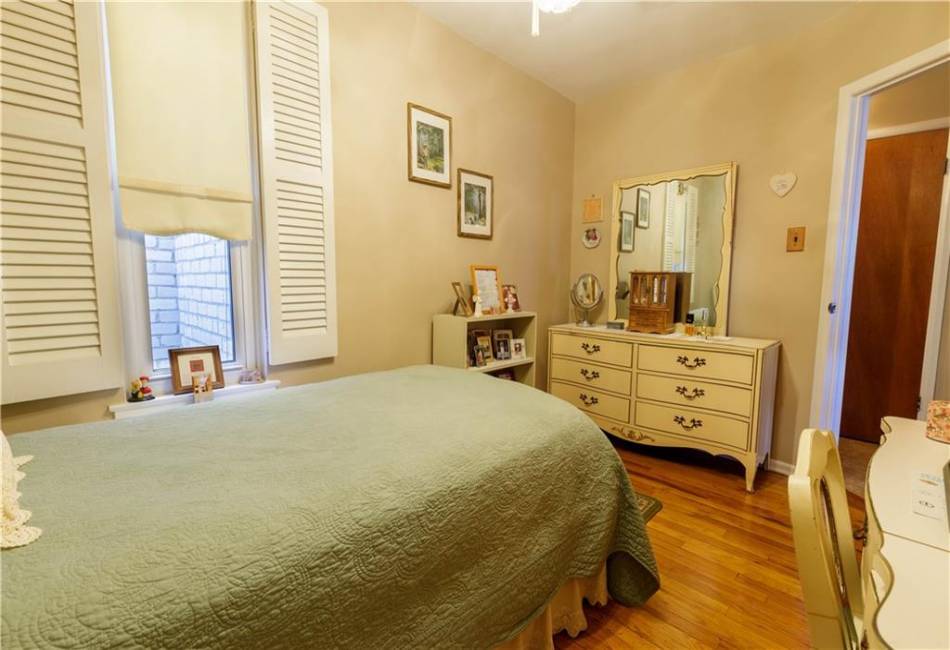 179 Bay 44th Street, Brooklyn, New York 11214, 5 Bedrooms Bedrooms, ,2 BathroomsBathrooms,Residential,For Sale,Bay 44th,487454