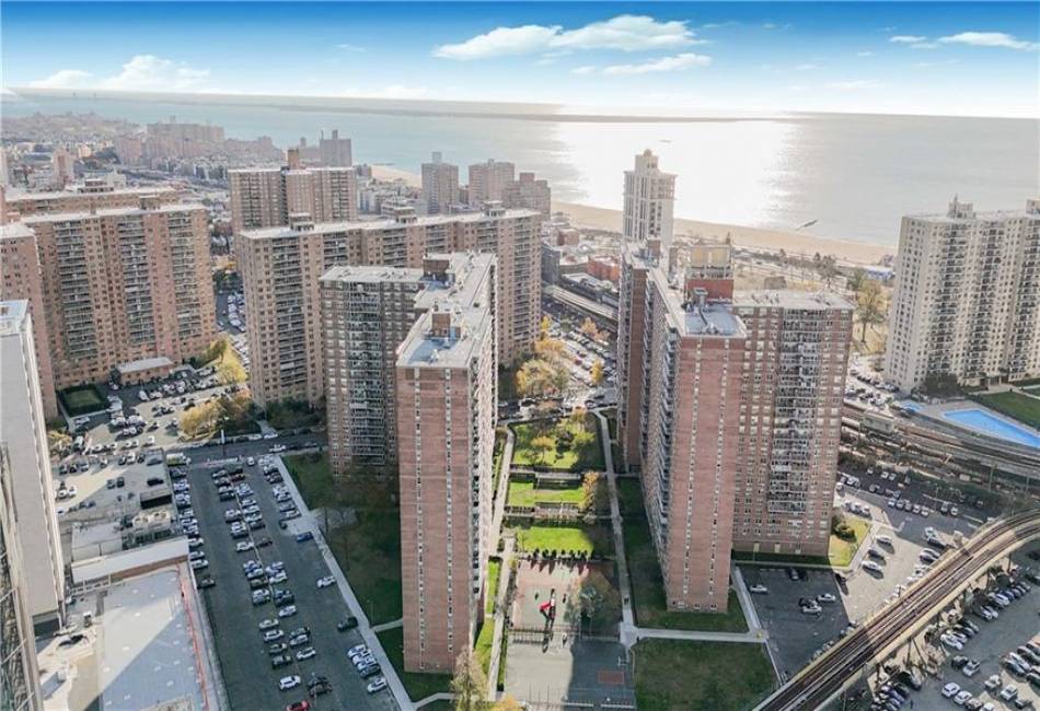 2930 West 5th Street, Brooklyn, New York 11224, 2 Bedrooms Bedrooms, ,1.5 BathroomsBathrooms,Residential,For Sale,West 5th,487463