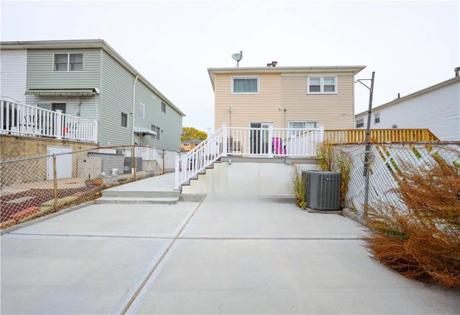 32 Thayer Place, Staten Island, New York 10306, 3 Bedrooms Bedrooms, ,2 BathroomsBathrooms,Residential,For Sale,Thayer,487467