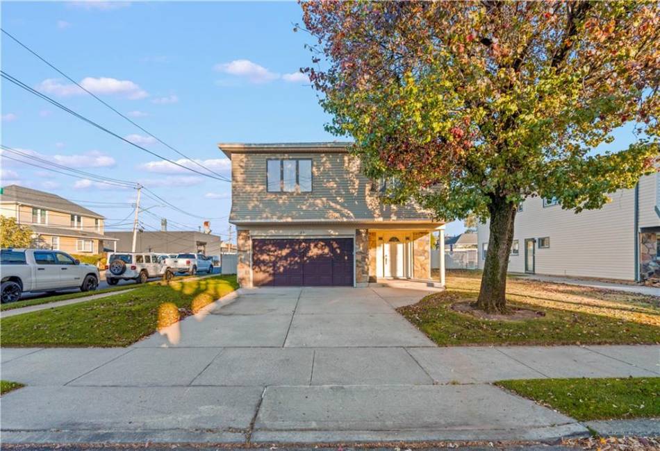 23 Jones Street, Staten Island, New York 10314, 4 Bedrooms Bedrooms, ,2 BathroomsBathrooms,Residential,For Sale,Jones,487455