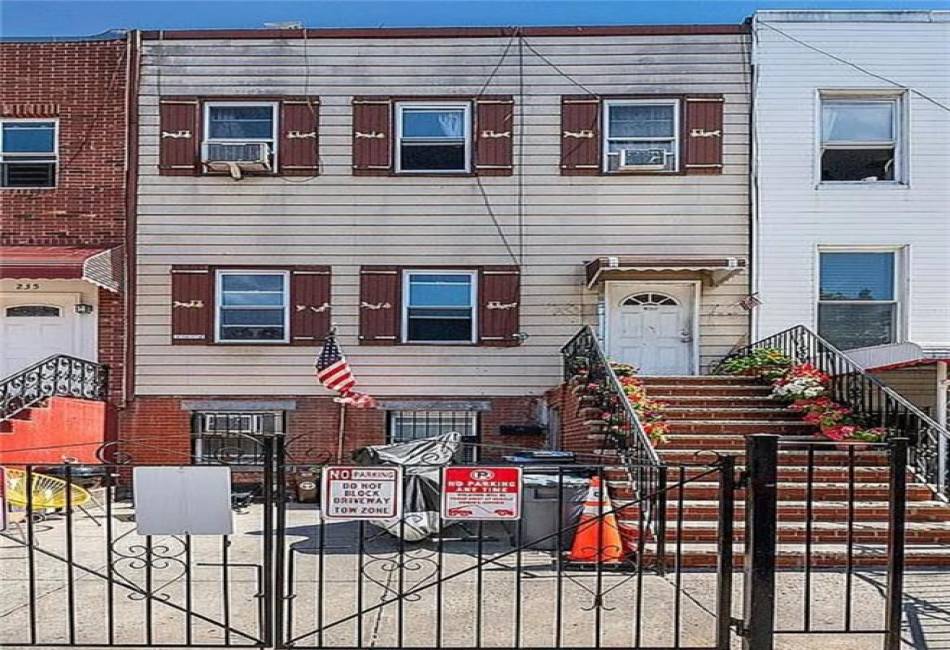 237 53rd Street, Brooklyn, New York 11220, 6 Bedrooms Bedrooms, ,4 BathroomsBathrooms,Residential,For Sale,53rd,487460