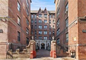 446 Kingston Avenue, Brooklyn, New York 11225, 2 Bedrooms Bedrooms, ,1 BathroomBathrooms,Residential,For Sale,Kingston,487470