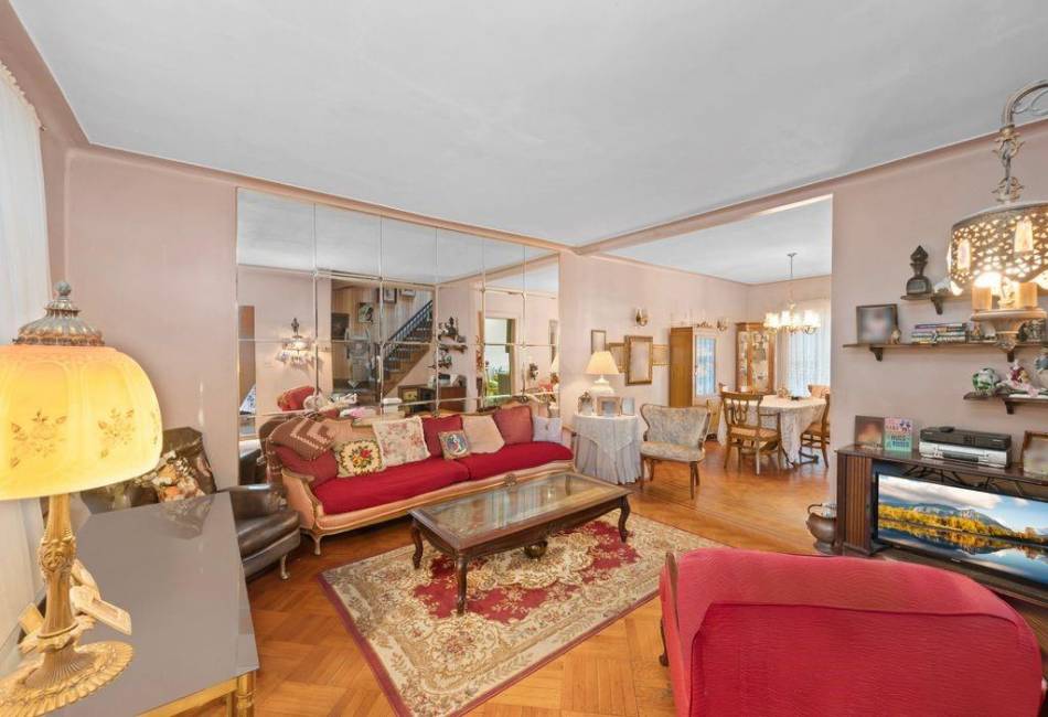 283 Bay 14th Street, Brooklyn, New York 11214, 3 Bedrooms Bedrooms, ,2 BathroomsBathrooms,Residential,For Sale,Bay 14th,487453