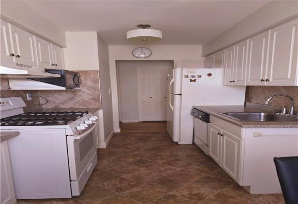 34 Bay Terrace, Staten Island, New York 10306, 1 Bedroom Bedrooms, ,1 BathroomBathrooms,Residential,For Sale,Bay,481983