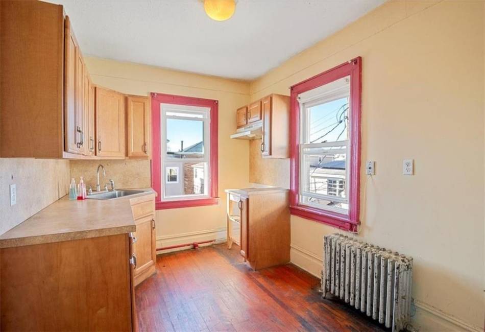 9 Melba Court, Brooklyn, New York 11229, 6 Bedrooms Bedrooms, ,3 BathroomsBathrooms,Residential,For Sale,Melba,487510