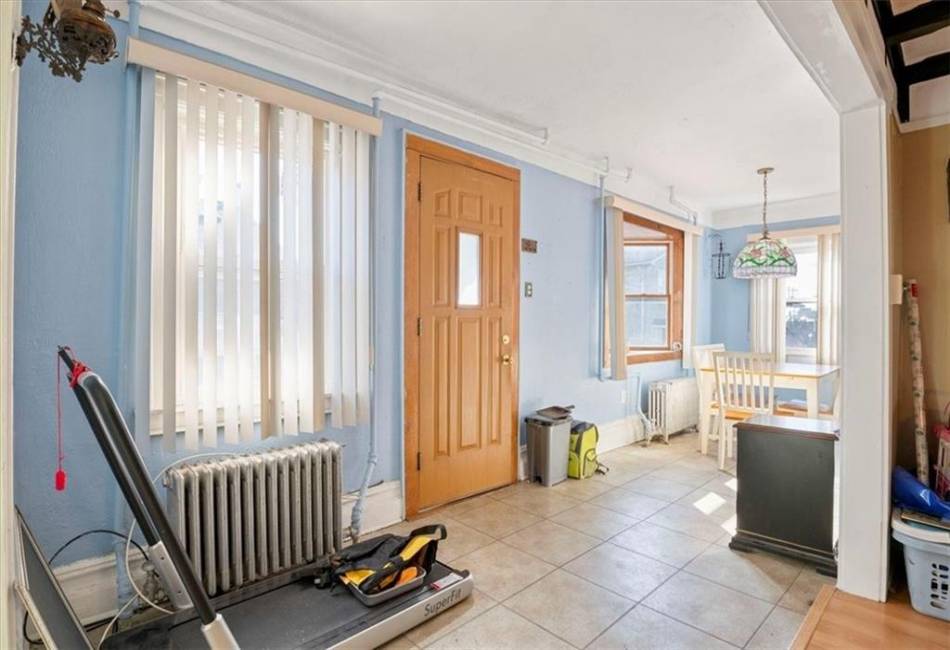 9 Melba Court, Brooklyn, New York 11229, 6 Bedrooms Bedrooms, ,3 BathroomsBathrooms,Residential,For Sale,Melba,487510