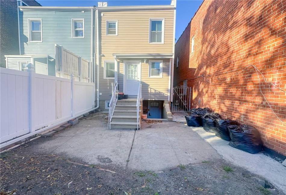 958 Clarkson Avenue, Brooklyn, New York 11203, 3 Bedrooms Bedrooms, ,4 BathroomsBathrooms,Residential,For Sale,Clarkson,487438