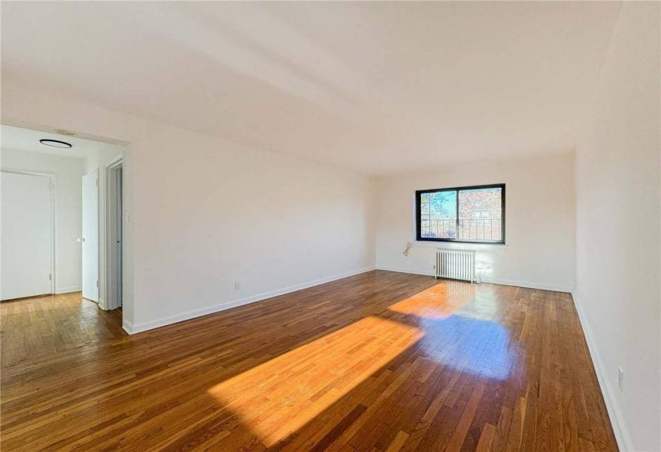 304 Bay 17th, Brooklyn, New York 11214, 1 Bedroom Bedrooms, ,1 BathroomBathrooms,Residential,For Sale,Bay 17th,487533