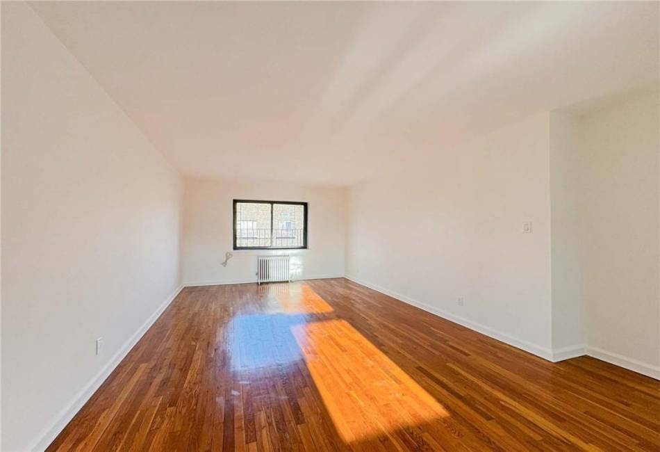 304 Bay 17th, Brooklyn, New York 11214, 1 Bedroom Bedrooms, ,1 BathroomBathrooms,Residential,For Sale,Bay 17th,487533