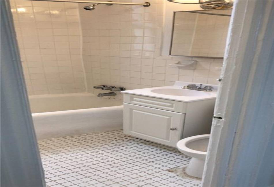 9752 75th Street, Queens, New York 11416, 1 Bedroom Bedrooms, ,1 BathroomBathrooms,Residential,For Sale,75th,487539