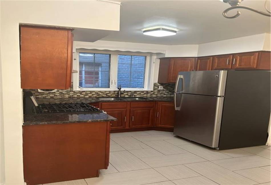 550 88th Street, Brooklyn, New York 11236, 5 Bedrooms Bedrooms, ,Residential,For Sale,88th,487543