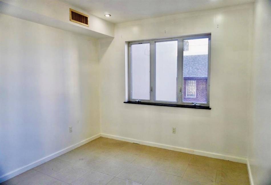 157 Avenue P, Brooklyn, New York 11204, 2 Bedrooms Bedrooms, ,2 BathroomsBathrooms,Residential,For Sale,Avenue P,486574