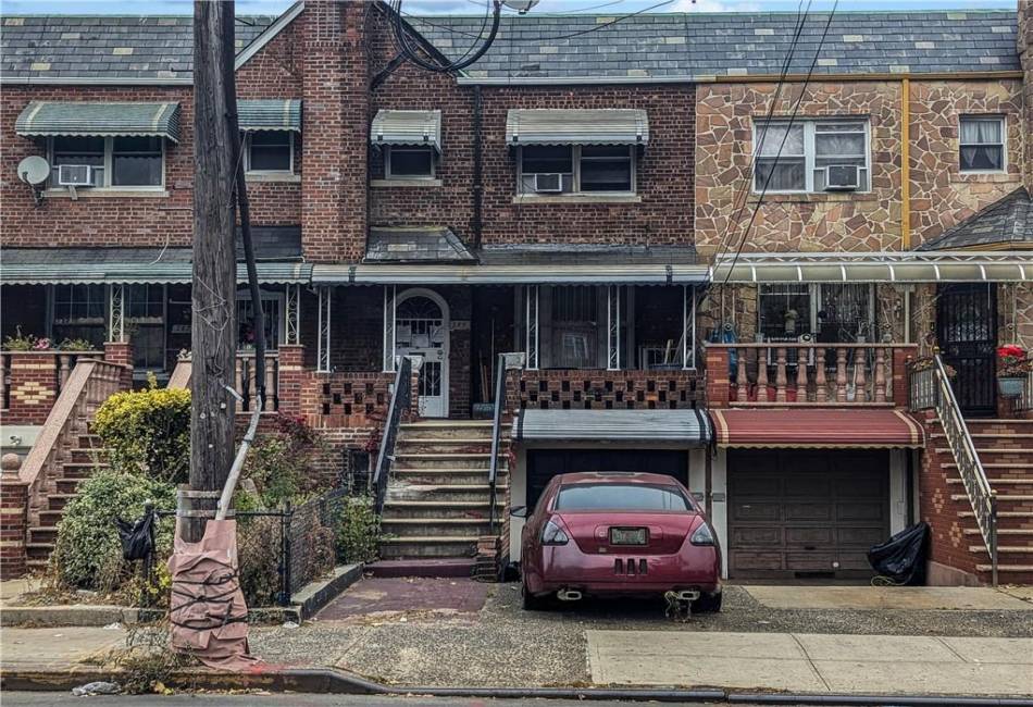 289 Remsen Avenue, Brooklyn, New York 11212, 3 Bedrooms Bedrooms, ,3 BathroomsBathrooms,Residential,For Sale,Remsen,487573