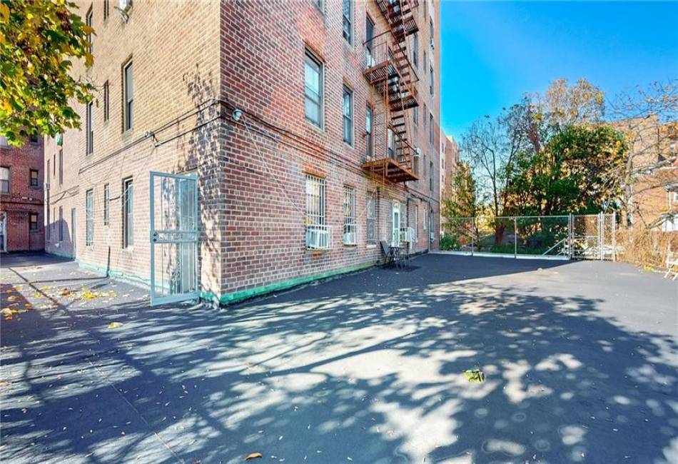 1877 East 12th Street, Brooklyn, New York 11229, 2 Bedrooms Bedrooms, ,1 BathroomBathrooms,Residential,For Sale,East 12th,487575