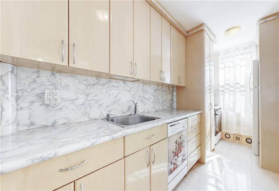 1877 East 12th Street, Brooklyn, New York 11229, 2 Bedrooms Bedrooms, ,1 BathroomBathrooms,Residential,For Sale,East 12th,487575