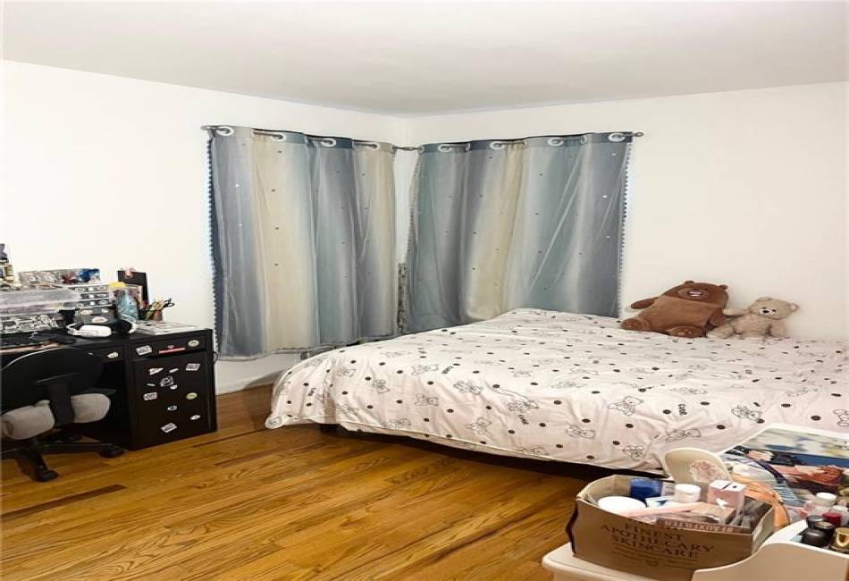 76 Seaver Avenue, Staten Island, New York 10306, 3 Bedrooms Bedrooms, ,3 BathroomsBathrooms,Residential,For Sale,Seaver,487586