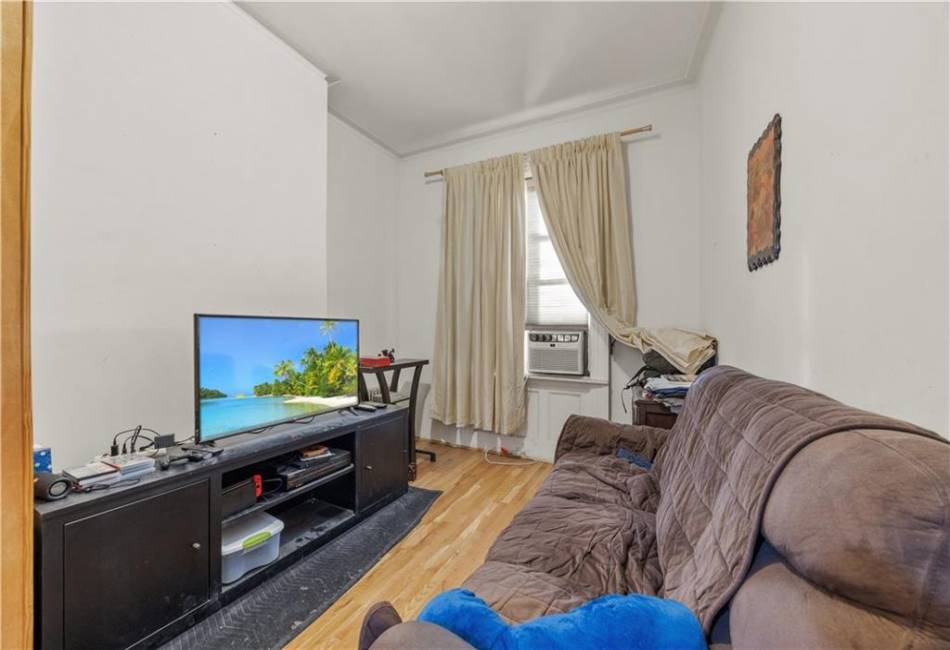 232 Kingsland Avenue, Brooklyn, New York 11222, 12 Bedrooms Bedrooms, ,Residential,For Sale,Kingsland,487601