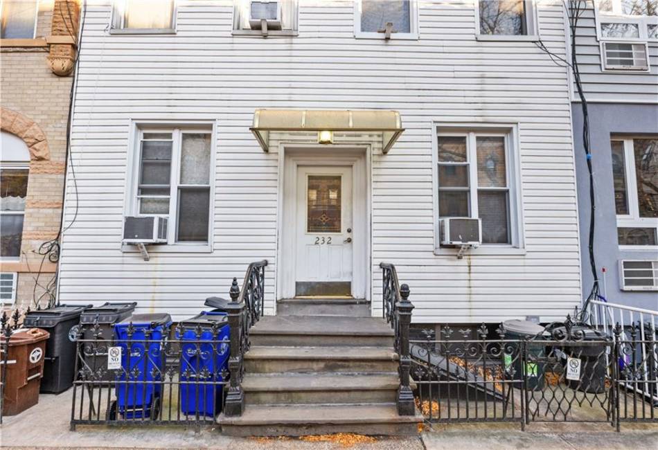 232 Kingsland Avenue, Brooklyn, New York 11222, 12 Bedrooms Bedrooms, ,Residential,For Sale,Kingsland,487601