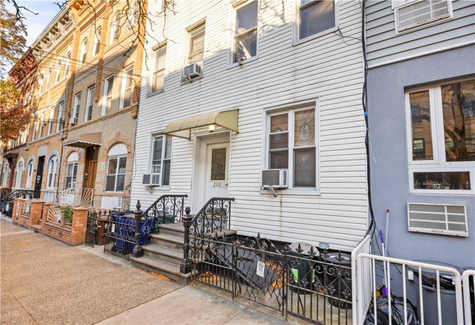 232 Kingsland Avenue, Brooklyn, New York 11222, 12 Bedrooms Bedrooms, ,Residential,For Sale,Kingsland,487601