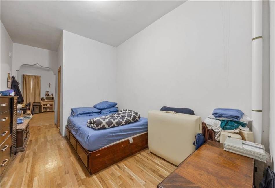 232 Kingsland Avenue, Brooklyn, New York 11222, 12 Bedrooms Bedrooms, ,Residential,For Sale,Kingsland,487601