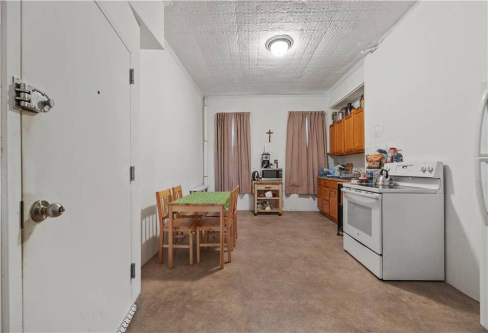 232 Kingsland Avenue, Brooklyn, New York 11222, 12 Bedrooms Bedrooms, ,Residential,For Sale,Kingsland,487601