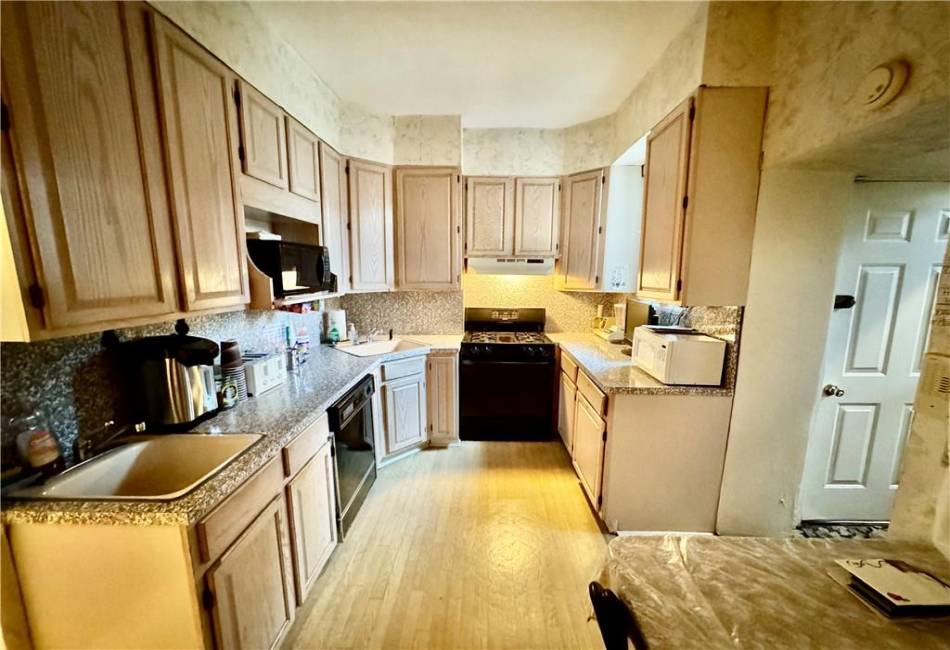 1117 51st Street, Brooklyn, New York 11219, 3 Bedrooms Bedrooms, ,3 BathroomsBathrooms,Residential,For Sale,51st,487610