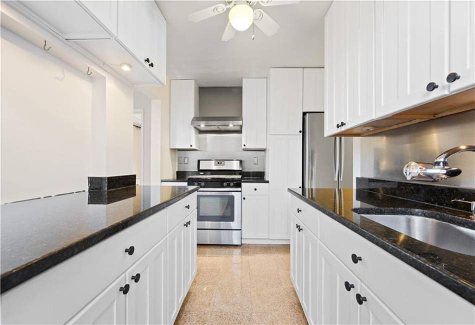 149 Marine Avenue, Brooklyn, New York 11209, 2 Bedrooms Bedrooms, ,2 BathroomsBathrooms,Residential,For Sale,Marine,487617