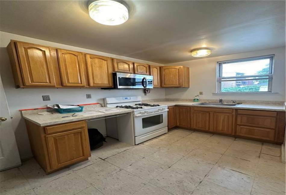 651 90th Street, Brooklyn, New York 11228, 3 Bedrooms Bedrooms, ,1 BathroomBathrooms,Residential,For Sale,90th,487620