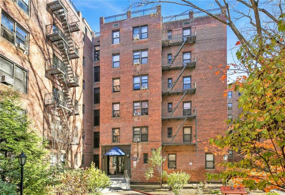 35 Oliver Street, Brooklyn, New York 11209, 1 Bedroom Bedrooms, ,1 BathroomBathrooms,Residential,For Sale,Oliver,487624