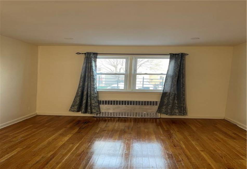 921 86th Street, Brooklyn, New York 11236, 2 Bedrooms Bedrooms, ,1 BathroomBathrooms,Rental,For Sale,86th,487636