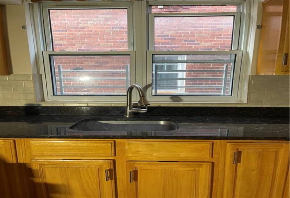 921 86th Street, Brooklyn, New York 11236, 2 Bedrooms Bedrooms, ,1 BathroomBathrooms,Rental,For Sale,86th,487636