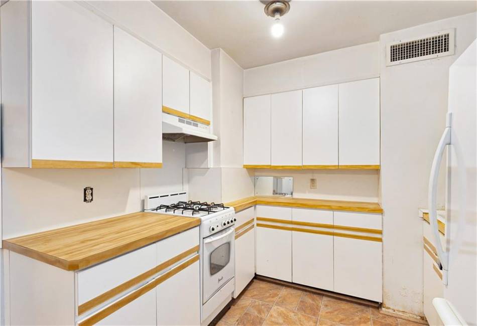 1625 Emmons Avenue, Brooklyn, New York 11235, ,1 BathroomBathrooms,Residential,For Sale,Emmons,487650