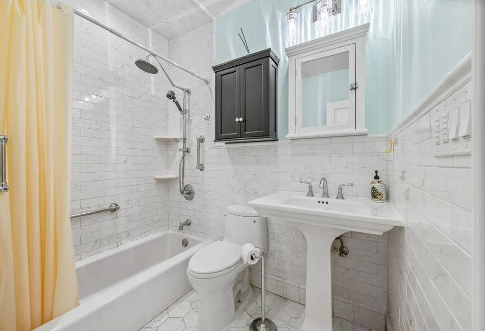 2384 17th Street, Brooklyn, New York 11229, 4 Bedrooms Bedrooms, ,4 BathroomsBathrooms,Residential,For Sale,17th,487661