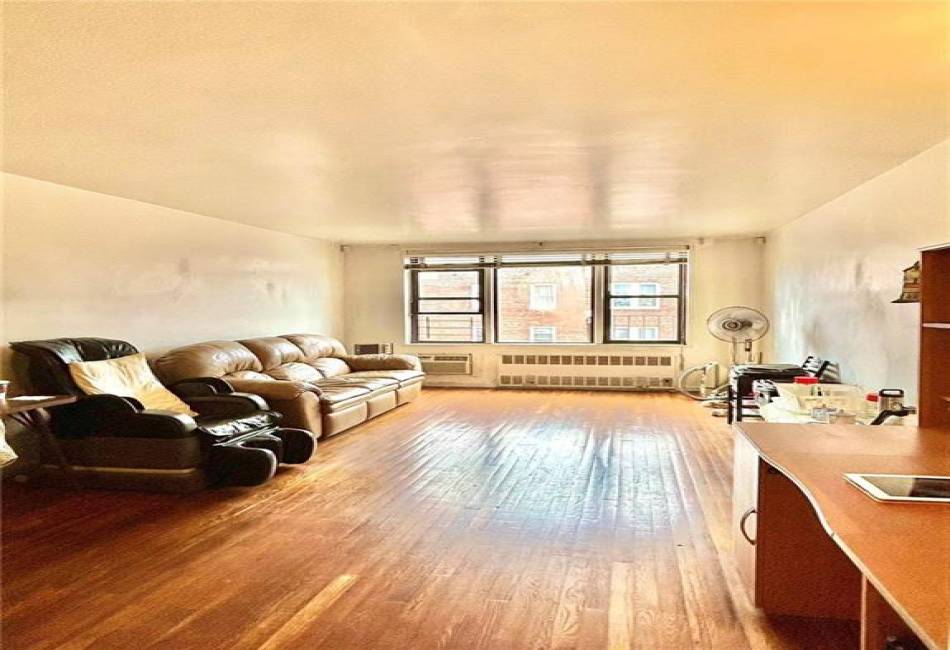 42-26 81st Street, Queens, New York 11373, 1 Bedroom Bedrooms, ,1 BathroomBathrooms,Residential,For Sale,81st,487662