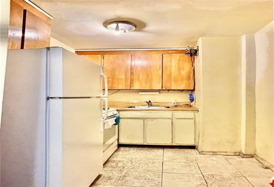 42-26 81st Street, Queens, New York 11373, 1 Bedroom Bedrooms, ,1 BathroomBathrooms,Residential,For Sale,81st,487662