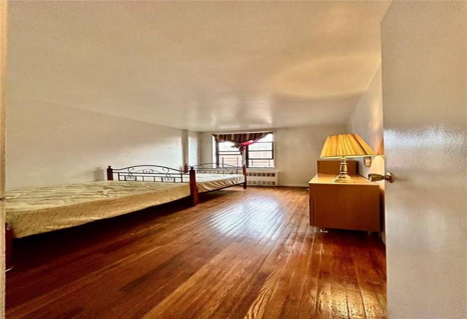 42-26 81st Street, Queens, New York 11373, 1 Bedroom Bedrooms, ,1 BathroomBathrooms,Residential,For Sale,81st,487662